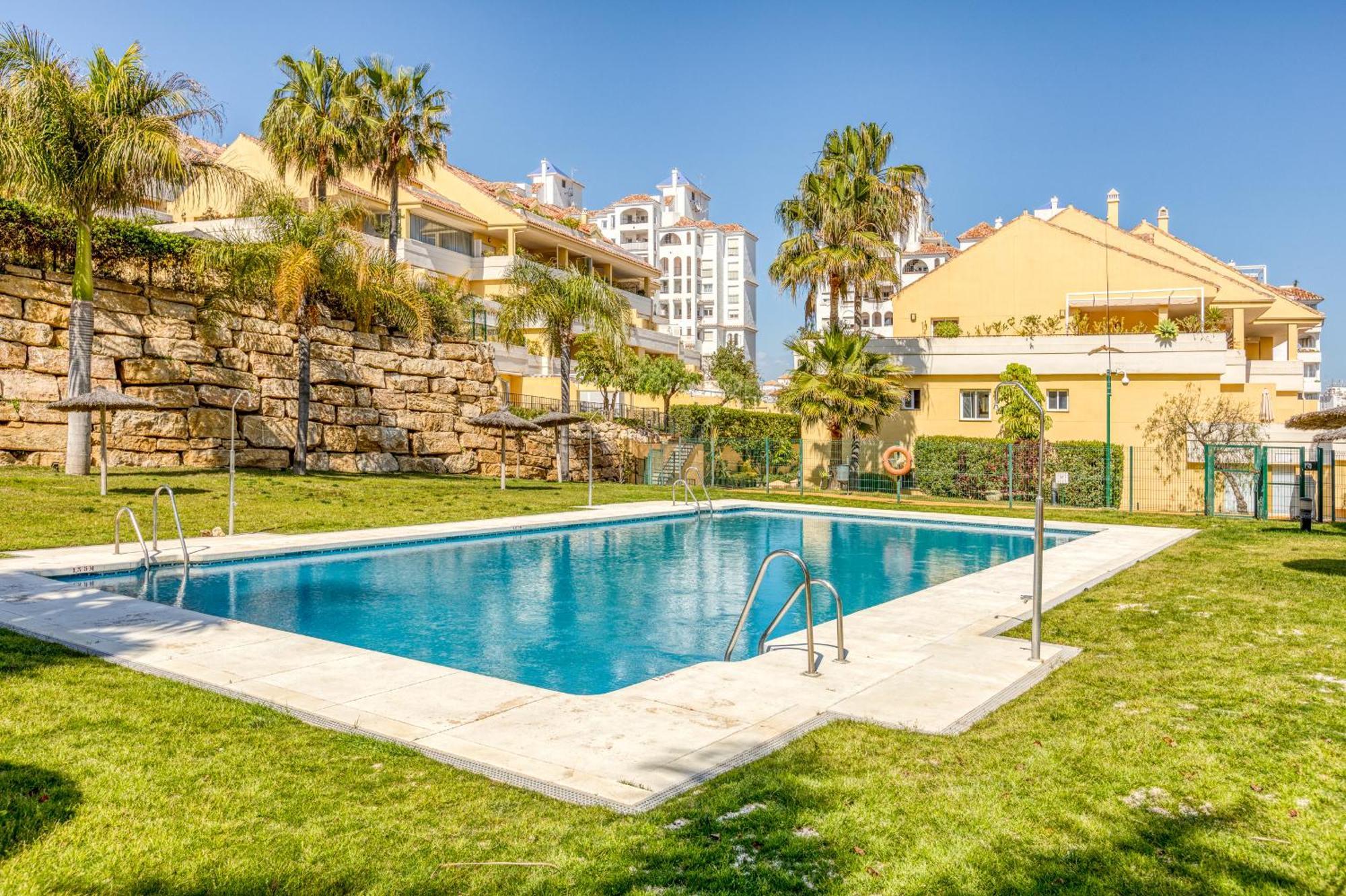 Hanami Puerto Alto Pa 3-1 Estepona Kültér fotó